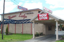 Hallam VIC Lennox Head Accommodation