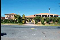 Grand Manor Motor Inn - Lennox Head Accommodation