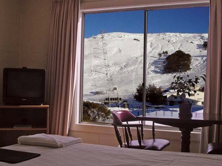 Falls Creek Hotel - Lennox Head Accommodation 1
