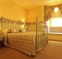 The Russell Hotel - Lennox Head Accommodation