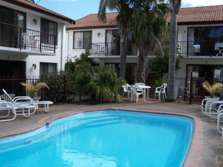 Peninsular Apartments - Lennox Head Accommodation