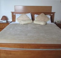 The Plough Hotel - Lennox Head Accommodation