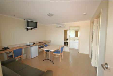 Chinchilla Palms Motor Inn - Lennox Head Accommodation 3