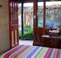 Red Poles - Lennox Head Accommodation