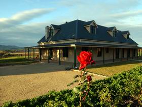 Abbotsford Country House - Lennox Head Accommodation 0