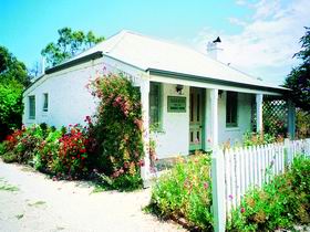 Sarah's Cottage - Lennox Head Accommodation 0