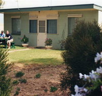 Oaklands Fishing Cottage - Lennox Head Accommodation