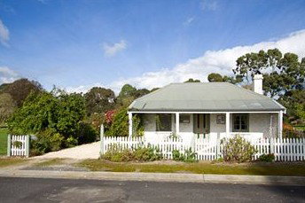 Sarah's Cottage - Lennox Head Accommodation 1