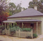Miriams Cottage - Lennox Head Accommodation