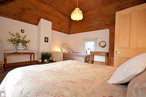 Adelaide Hills Retreats - Lennox Head Accommodation 4