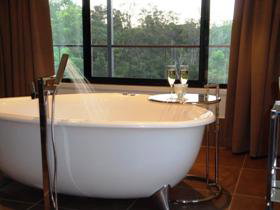 Melawondi Spring Retreat - Lennox Head Accommodation 0