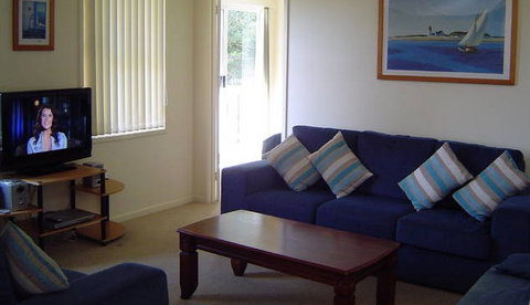 Breeze In Mollymook Beach - Lennox Head Accommodation 5