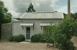 Mavis's Kitchen and Cabins - Lennox Head Accommodation
