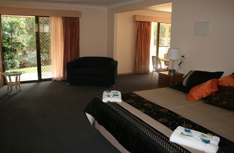 Invercauld House - Lennox Head Accommodation 1