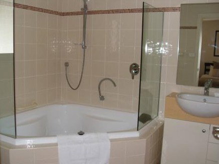 Snowbound Chalets - Lennox Head Accommodation 1