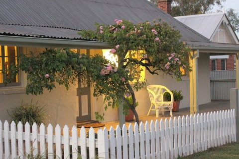 The Cottage Tumut - Lennox Head Accommodation 4