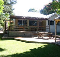 Pine Cottage - Lennox Head Accommodation