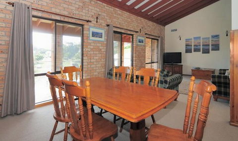 Baileys, Gerringong - Lennox Head Accommodation 3