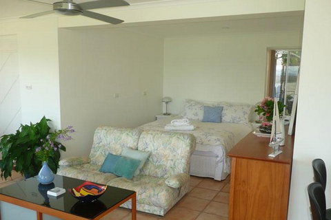 Alexandra Suite - Lennox Head Accommodation 2