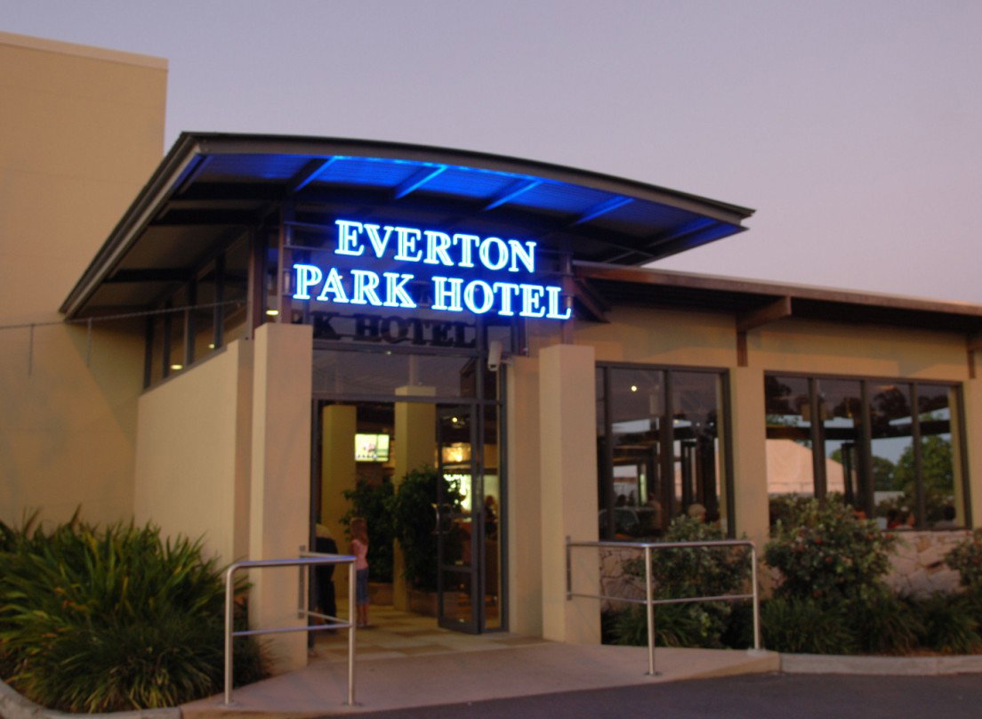 Everton Hills QLD Lennox Head Accommodation