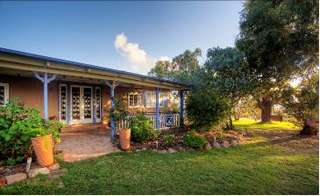 James Farmhouse And Rose Cottage - Lennox Head Accommodation 0