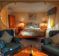 Honeysuckle Cottages and The Rocks Restaurant - Lennox Head Accommodation