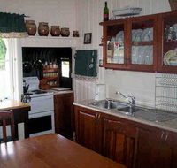 Dillons Cottage - Lennox Head Accommodation