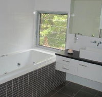 Twin Falls Retreat - Lennox Head Accommodation