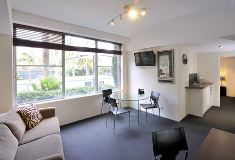 Sleep And Go Hotel, Preston - Lennox Head Accommodation 1
