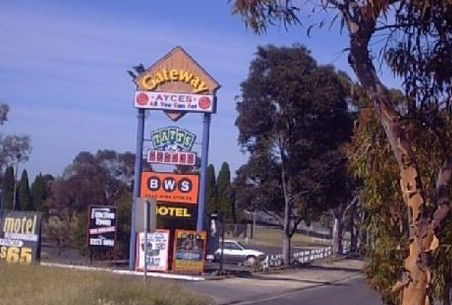 Gateway Hotel Geelong - Lennox Head Accommodation 1