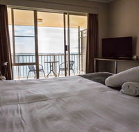 Beachcomber Hotel - Lennox Head Accommodation