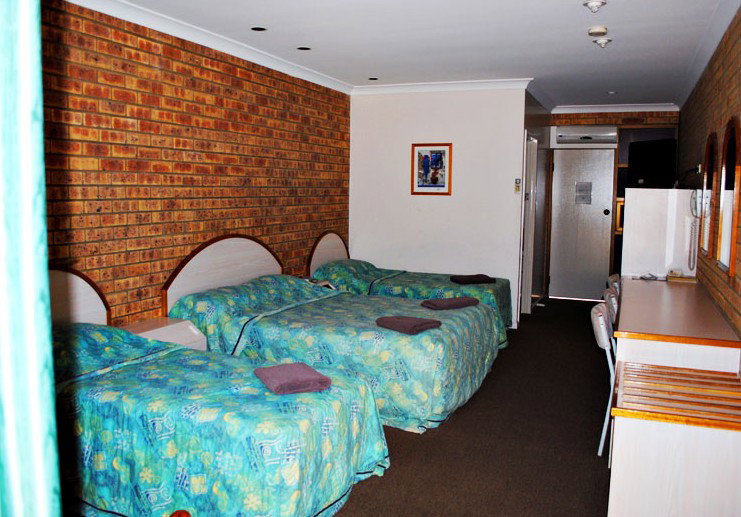 Longreach QLD Lennox Head Accommodation