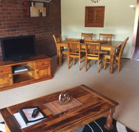 Cleveland Visitor Villas Motel  Shailer Park Garden Villas - Lennox Head Accommodation