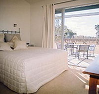 Tinnies At Back Creek Vineyard - Lennox Head Accommodation