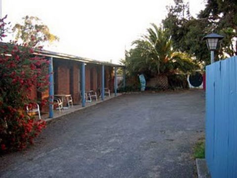 La Cochon Rose Motel & Art Gallery - Lennox Head Accommodation 0
