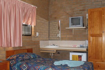 Ascot Budget Inn - Lennox Head Accommodation 0