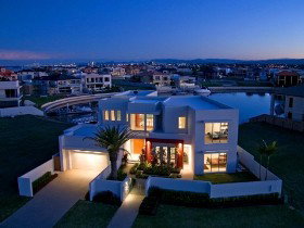 Coombabah QLD Lennox Head Accommodation
