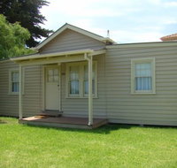 George Cottage - Lennox Head Accommodation