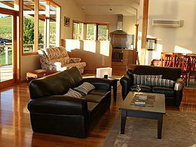 Port Arthur Escapes - Lookout Lodge - Lennox Head Accommodation 0