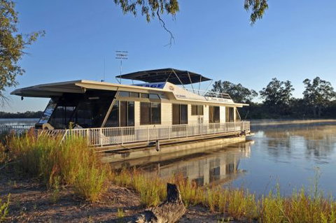 Houseboat Heaven - Lennox Head Accommodation 0