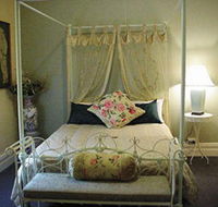 Stray Leaves - Lennox Head Accommodation