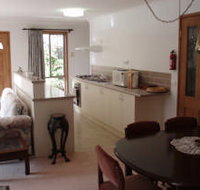 Adrienne's Place On Hill - Lennox Head Accommodation