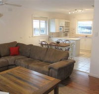 Rosebud Beach House on Kennington - Lennox Head Accommodation