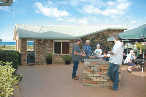 Captain's Quarters - Lennox Head Accommodation 1