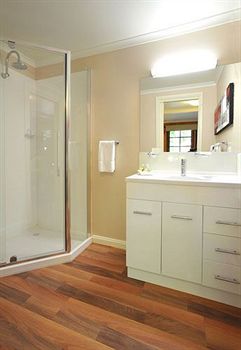 Holly Lodge - Lennox Head Accommodation 2