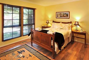 Holly Lodge - Lennox Head Accommodation 16