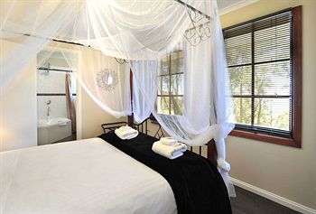 Holly Lodge - Lennox Head Accommodation 22