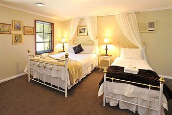 Holly Lodge - Lennox Head Accommodation 23