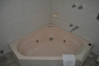Nunawading Motor Inn - Lennox Head Accommodation 36
