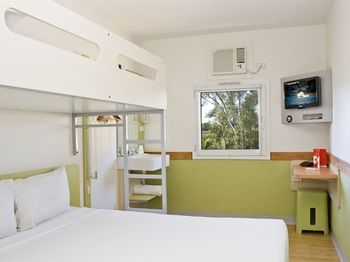 Ibis Budget Dandenong - Lennox Head Accommodation 8